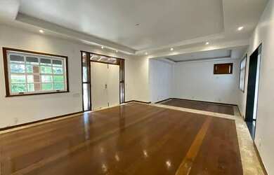 Imagem 16: Casa de Alto Padrão no Condomínio Santa Helena, Barra da Tijuca para...