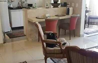 Imagem: O apartamento possui 2 Dormitórios, 2 Banheiros, 2 Vagas na