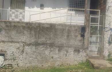 Imagem: A casa possui 2 Dormitórios, 1 Banheiro e está localizado