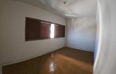 Imagem: O apartamento possui 3 Dormitórios, 1 Banheiro, 117m² de Área