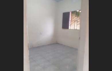 Imagem 2: Alugo casa. Varanda, 1 Banheiroe1 Dormitório