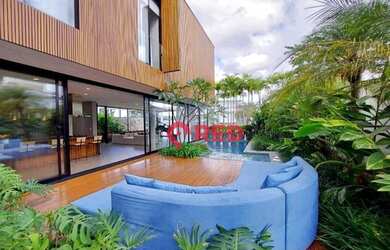 Imagem: A casa em condomínio possui 3 Dormitórios, 4 Banheiros, 337m²