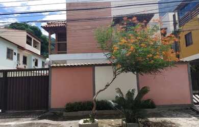 Imagem: A casa possui 2 Dormitórios, 2 Banheiros, 1 Vaga na garagem