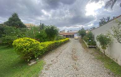 Imagem: A casa em condomínio possui 3 Dormitórios, 3 Banheiros, 4