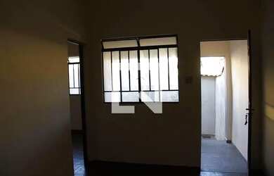 Imagem: A casa possui 4 Dormitórios, 2 Banheiros, 2 Vagas na garagem