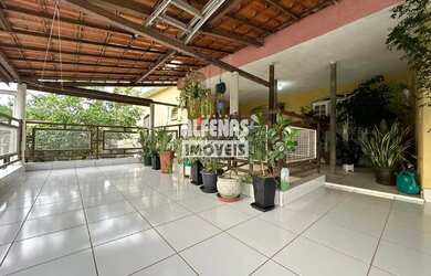 Imagem: A casa possui 3 Dormitórios, 1 Banheiro, 5 Vagas na garagem