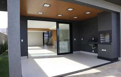 Imagem 6: Jardins Versalhes. Piscina, Varanda, 213m² de Áreae2 Vagas na garagem