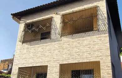 Imagem: A casa possui 2 Dormitórios, 2 Banheiros, 1 Vaga na garagem