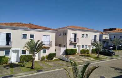 Imagem: A casa em condomínio possui 3 Dormitórios, 3 Banheiros, 2