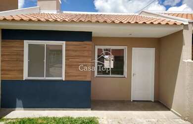 Imagem: A casa possui 2 Dormitórios, 1 Banheiro, 1 Vaga na garagem