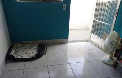 Imagem: A casa possui 2 Dormitórios, 1 Banheiro e 150m² de Área e