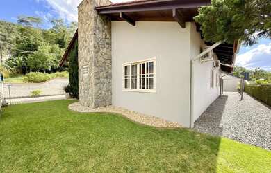 Imagem 8: Casa à venda com 4 quartos, sendo 1 suíte