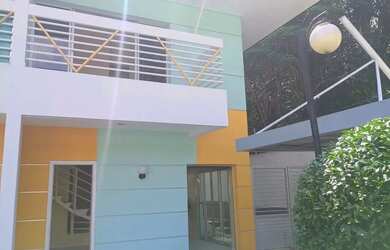 Imagem: A casa em condomínio à venda possui 3 Dormitórios, 2 Banheiros