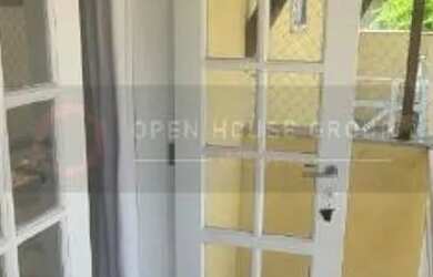 Imagem: A casa possui 2 Dormitórios, 1 Banheiro, 1 Vaga na garagem