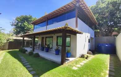 Imagem: A casa possui 3 Dormitórios, 3 Banheiros, 3 Vagas na garagem