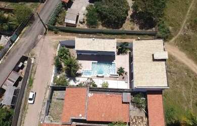 Imagem: A casa em condomínio possui 5 Dormitórios, 5 Banheiros, 5