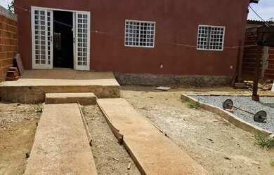 Imagem: A casa em condomínio possui 2 Dormitórios, 1 Banheiro, 5 Vagas