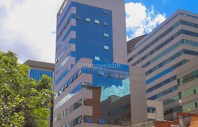 Imagem: O depósito para alugar possui 5 Vagas na garagem e 631m² de