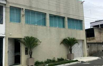 Imagem: A casa possui 5 Dormitórios, 5 Banheiros, 3 Vagas na garagem