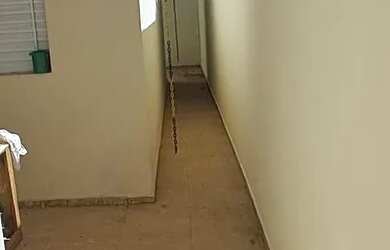 Imagem: A casa possui 2 Dormitórios, 2 Banheiros, 1 Vaga na garagem