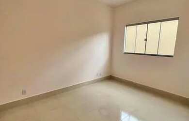 Imagem: A casa à venda possui 3 Dormitórios, 2 Banheiros, 1 Vaga na