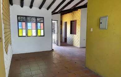 Imagem: A casa possui 3 Dormitórios, 1 Banheiro, 100m² de Área e