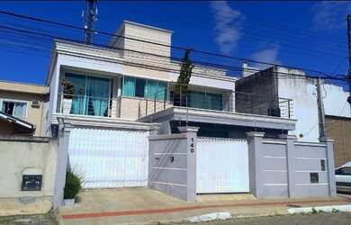 Imagem: A casa possui 5 Dormitórios, 5 Banheiros, 2 Vagas na garagem