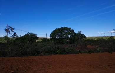 Imagem: O terreno e possui Dormitórios, Suítes, Banheiros, 1000-0m²