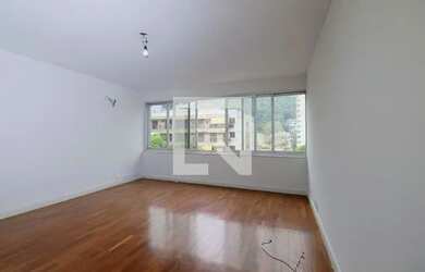 Imagem: O apartamento possui 4 Dormitórios, 4 Banheiros, 1 Vaga na