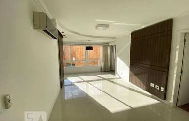 Imagem: O apartamento possui 2 Dormitórios, 2 Banheiros, 2 Vagas na