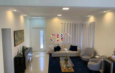 Imagem: A casa em condomínio possui 4 Dormitórios, 4 Banheiros, 4