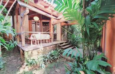 Imagem: A casa possui 2 Dormitórios, 2 Banheiros, 2 Vagas na garagem