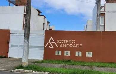 Imagem: A casa possui 3 Dormitórios, 1 Banheiro, 2 Vagas na garagem