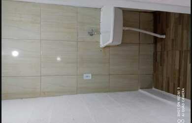 Imagem: A casa possui 1 Dormitório, 1 Banheiro, 1 Vaga na garagem e