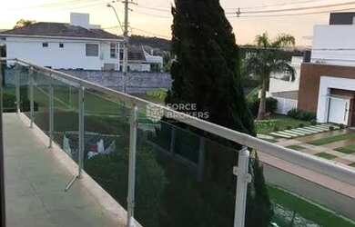 Imagem: A casa em condomínio possui 4 Dormitórios, 5 Banheiros, 5