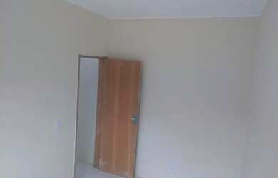 Imagem: A casa possui 1 Dormitório, 1 Banheiro, 2 Vagas na garagem