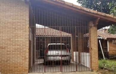 Imagem: A casa possui 2 Dormitórios, 1 Banheiro, 5 Vagas na garagem