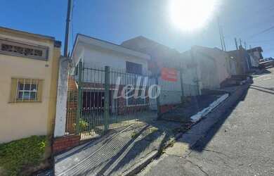 Imagem: A casa possui 3 Dormitórios, 3 Banheiros, 2 Vagas na garagem