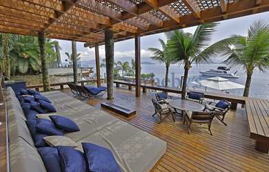 Imagem 7: Casa costeira contemporânea em condomínio exclusivo com heliponto