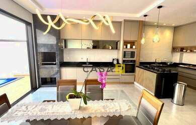 Imagem: A casa em condomínio possui 3 Dormitórios, 1 Banheiro, 4 Vagas