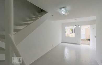 Imagem: A casa em condomínio possui 2 Dormitórios, 2 Banheiros, 2