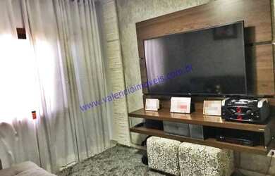 Imagem: A casa possui 2 Dormitórios, 2 Banheiros, 2 Vagas na garagem