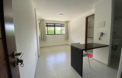 Imagem: O apartamento possui 1 Dormitório, 1 Banheiro, 1 Vaga na garagem