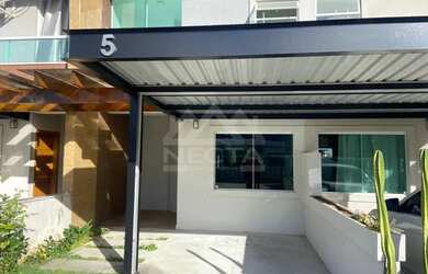 Imagem: A casa possui 2 Dormitórios, 2 Banheiros, 1 Vaga na garagem