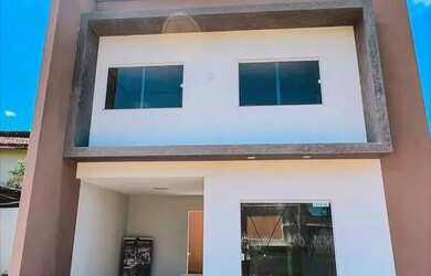 Imagem: A casa possui 3 Dormitórios, 2 Banheiros, 1 Vaga na garagem