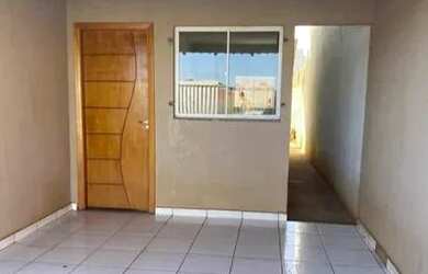 Imagem: A casa possui 2 Dormitórios, 1 Banheiro, 1 Vaga na garagem