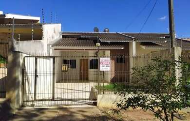 Imagem: A casa possui 2 Dormitórios, 2 Banheiros, 1 Vaga na garagem