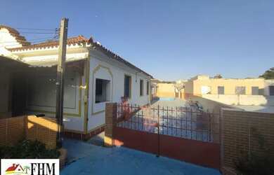 Imagem: A casa para alugar possui 5 Dormitórios, 5 Banheiros, 4 Vagas