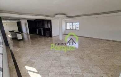 Imagem: O apartamento na cobertura possui 4 Dormitórios, 5 Banheiros