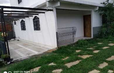 Imagem: A casa possui 2 Dormitórios, 2 Banheiros, 1 Vaga na garagem